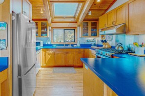 Fridge, microwave, oven, stovetop - Sea Ranch home with private hot tub near Pebble Beach (Sea Ranch)
