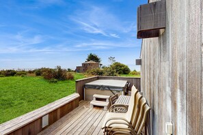 Terrace/patio - Don Jacobs-designed home with private hot tub near Shell Beach (Sea Ranch)