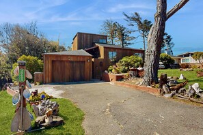 Exterior - Gualala home with partial ocean view & gas fireplace near town (Gualala)