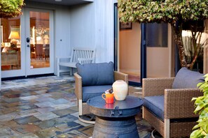 Terrace/patio - Sunsets over the ocean, waves, whales, serenity, luxury on the bluff (Sea Ranch)