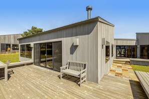 Terrace/patio - Sunsets over the ocean, waves, whales, serenity, luxury on the bluff (Sea Ranch)
