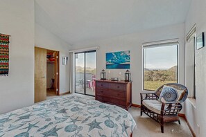 Room - Ocean-view Sea Ranch home with hot tub near Walk On Beach (Sea Ranch)