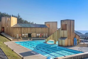 Pool - Ocean-view Sea Ranch home with hot tub near Walk On Beach (Sea Ranch)