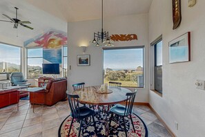Living area - Ocean-view Sea Ranch home with hot tub near Walk On Beach (Sea Ranch)