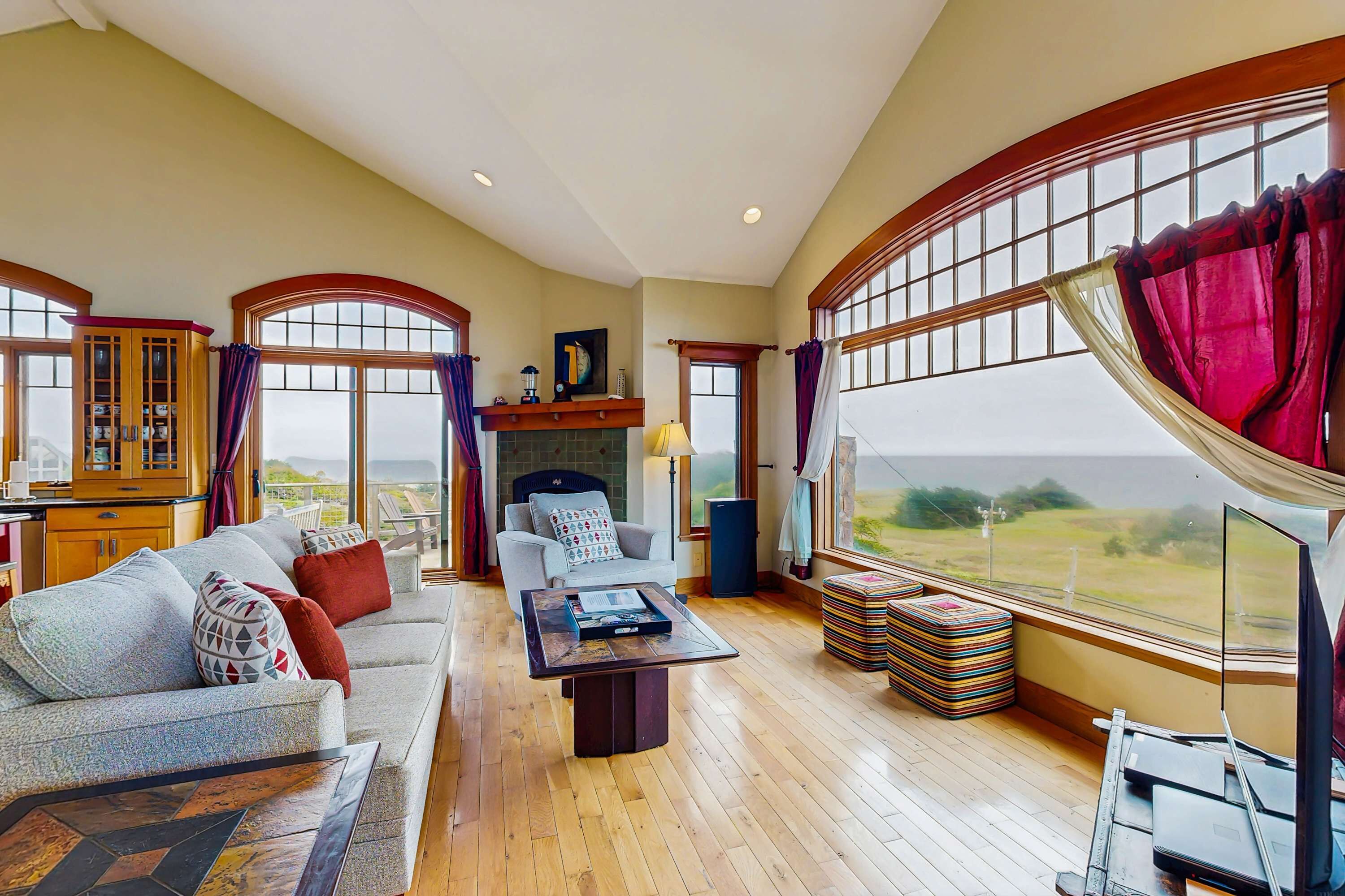 TV, fireplace, offices