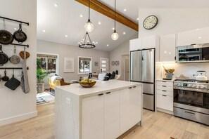 Private kitchen - Newly built Gualala home with private hot tub among the redwoods (Gualala)