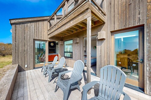 Ocean-view home with hot tub near Walk On Beach, dogs welcome