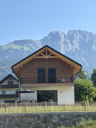 Luxury villa - base for outdoor adventure in summer and winter!