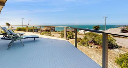 Gualala ocean-view home with private hot tub, dogs welcome