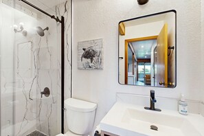 Shower, towels