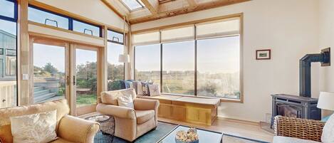 TV, fireplace, DVD player, offices
