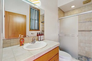 Shower, towels - Meadow home with hot tub & trail access, dogs welcome (Sea Ranch)
