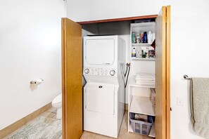 Shower, towels - Oceanfront retreat with private hot tub steps from Pebble Beach (Sea Ranch)