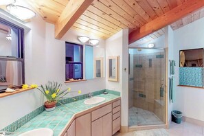 Shower, towels - Oceanfront retreat with private hot tub steps from Pebble Beach (Sea Ranch)