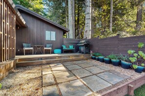Terrace/patio - Updated coastal home with tranquil ocean views, gas grill, private deck (Gualala)