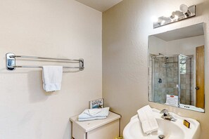淋浴设施、毛巾