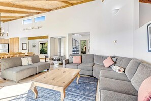 TV, DVD player, offices - Seaside compound with two private hot tubs & ocean views (Sea Ranch)