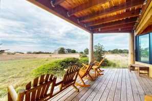 Terrace/patio - Newly remodeled hexagon home with hot tub, dogs welcome (Sea Ranch)