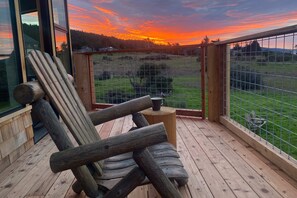 Terrace/patio - Newly remodeled hexagon home with hot tub, dogs welcome (Sea Ranch)