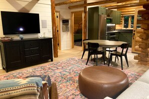TV, offices - Forest cabin with large deck in private setting - close to beaches and town (Gualala)