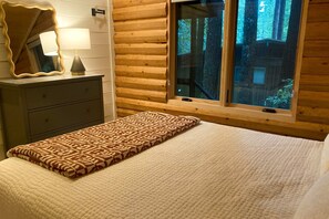 Internet, bed sheets - Forest cabin with large deck in private setting - close to beaches and town (Gualala)