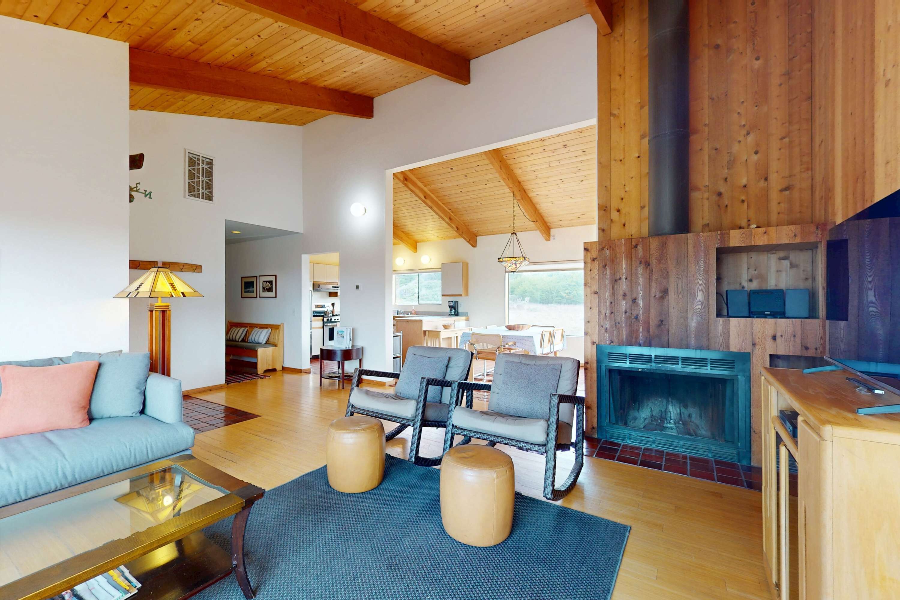Sea Ranch 2br Dog-friendly Home With Hot Tub & Golf-course Views - Gualala, CA