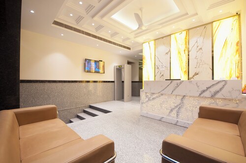 Z Premium Suites -Near IGI Delhi Airport