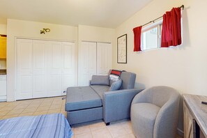 TV - Cozy condo near ski lift, trails and outdoor activities (Taos Ski Valley)