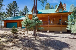 Exterior - Serenity Now - Hot Tub, Fire Pit & Forest Deck (Angel Fire)