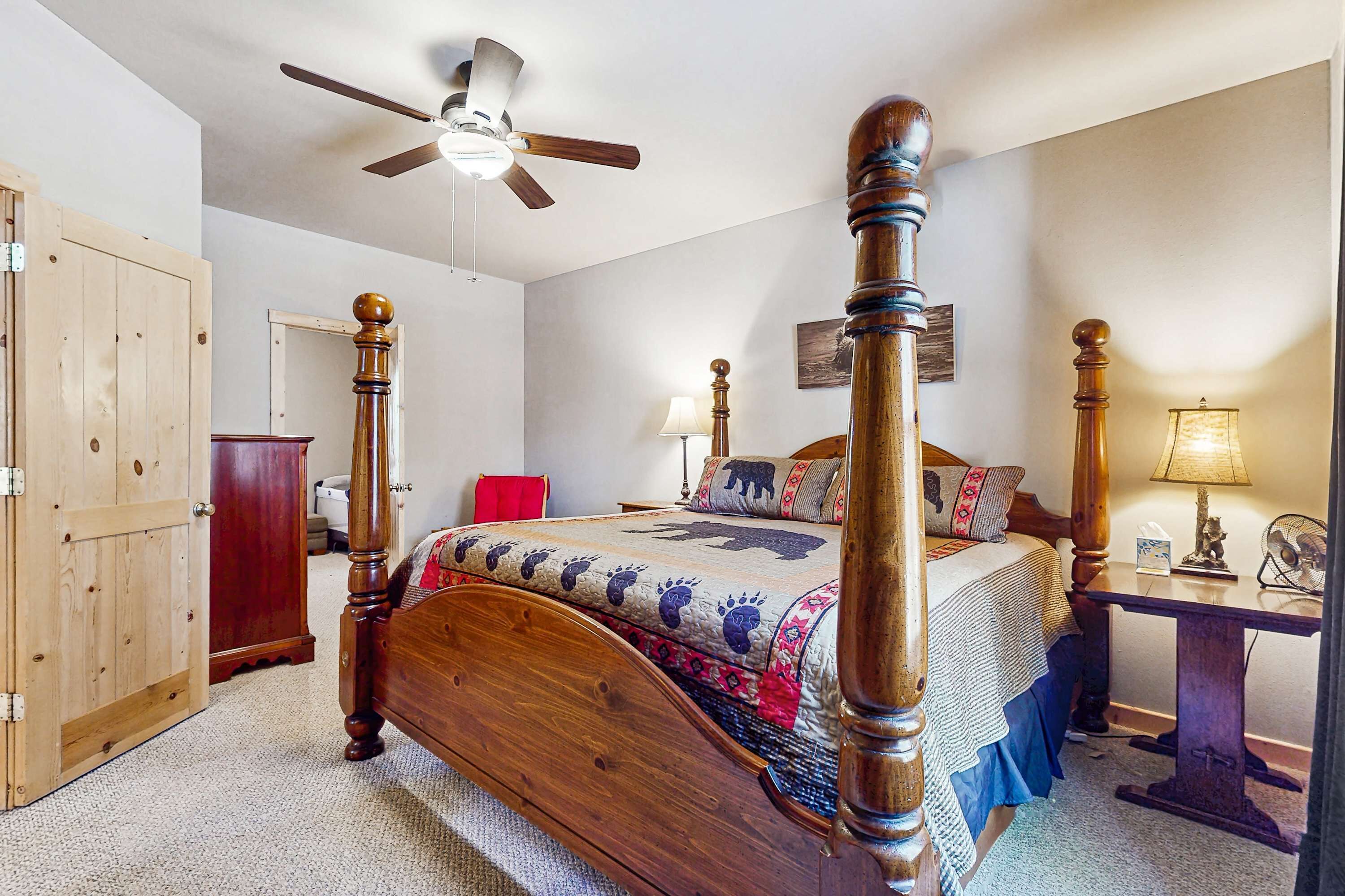 3 bedrooms, iron/ironing board, WiFi, bed sheets