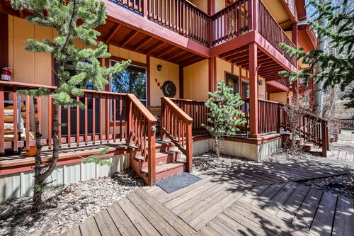 Creekside Serenade - Hot Tubs & Close to Town