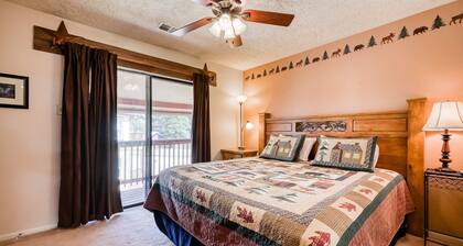 Dog-friendly, creekside condo with hot tubs, fast WiFi, washer/dryer, fireplace