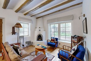 TV, fireplace, offices