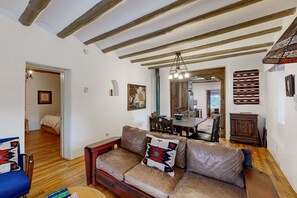 TV, fireplace, offices