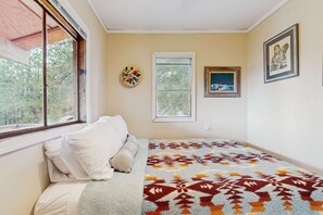 2 bedrooms, WiFi, bed sheets