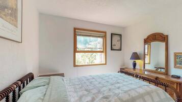 2 habitaciones, escritorio, internet y ropa de cama