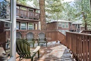 Terrace/patio - Jackson Retreat - Walk to Ski, Hike, Bike & Dining (Angel Fire)