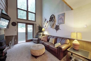 TV, DVD player, stereo - Gold Creek 306 - Walk to Lifts & Mountain Views (Angel Fire)