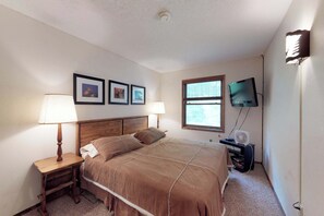 3 bedrooms, WiFi, bed sheets - Gold Creek 306 - Walk to Lifts & Mountain Views (Angel Fire)