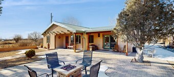 Casa de Rufina - Mountain Views, Firepit & Pets