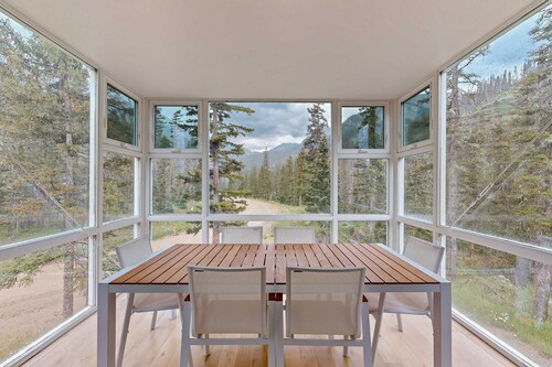 Ultra-Modern Home | Sunroom with Big Views | Walk to Kachina Lift