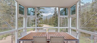 Ultra-Modern Home | Sunroom with Big Views | Walk to Kachina Lift