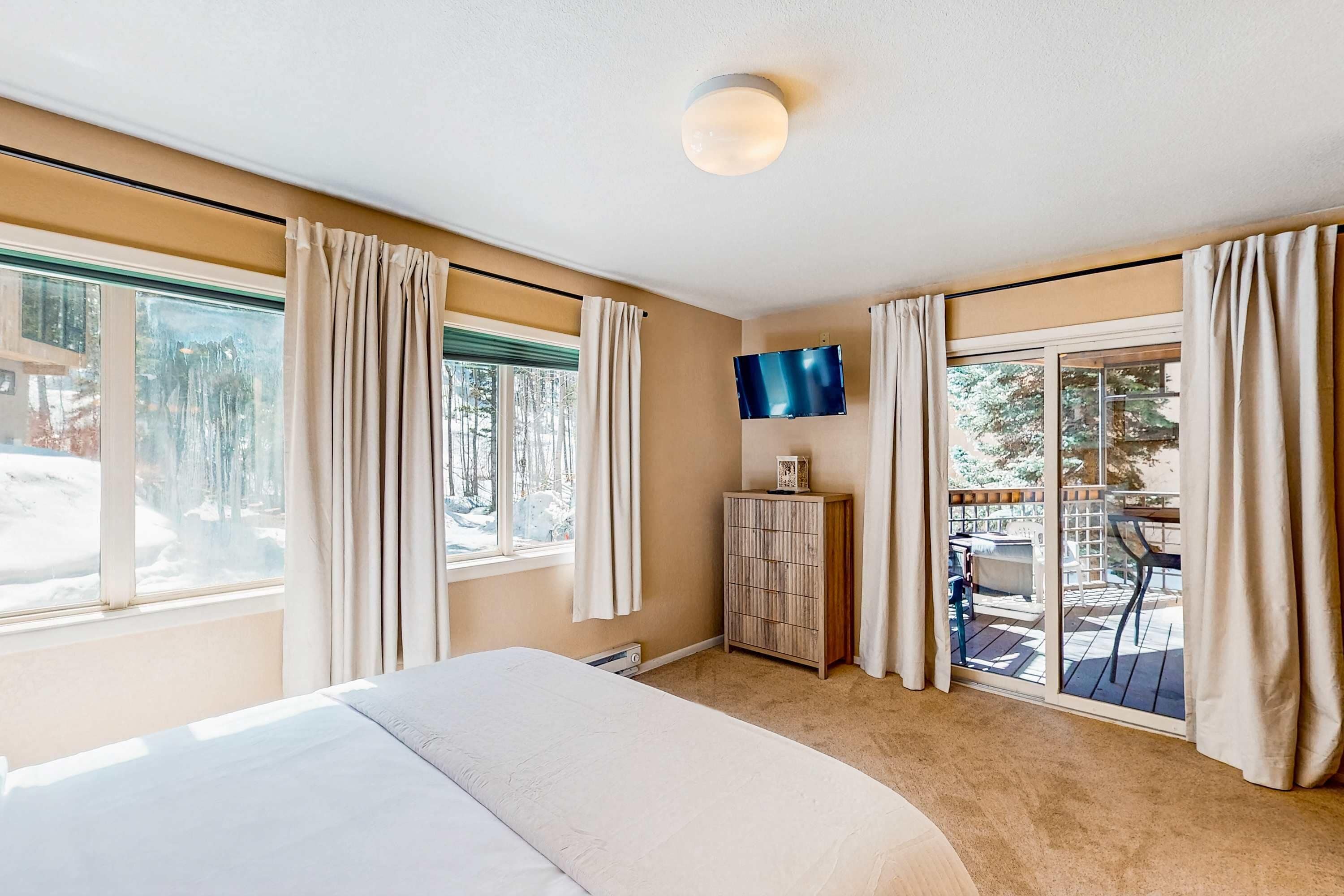 2 slaapkamers, een strijkplank/strijkijzer, reisbedje, wifi