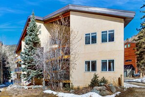 Exterior - Lake Fork 7 - Walk to Lifts, Dining & Shops (Taos Ski Valley)