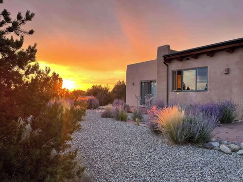 Casa Cielo - Sweeping Mountain Views & Hot Tub
