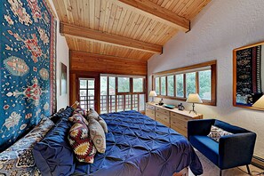 3 bedrooms, WiFi, bed sheets - Predock 3C - Walk to Lifts, Hiking, Dining & Shops (Taos Ski Valley)