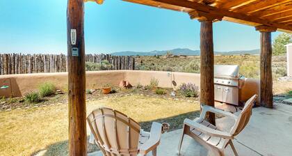 Casa Luna - Mtn Views, Outdoor Firepit & Fireplace