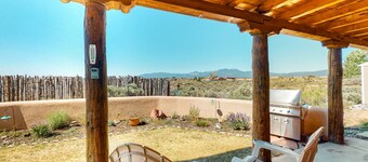 Casa Luna - Mtn Views, Outdoor Firepit & Fireplace