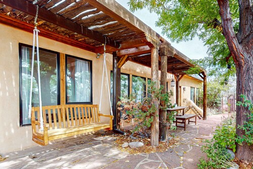 Shady Nook Mesa - Mountain Views, Hot Tub & Patio