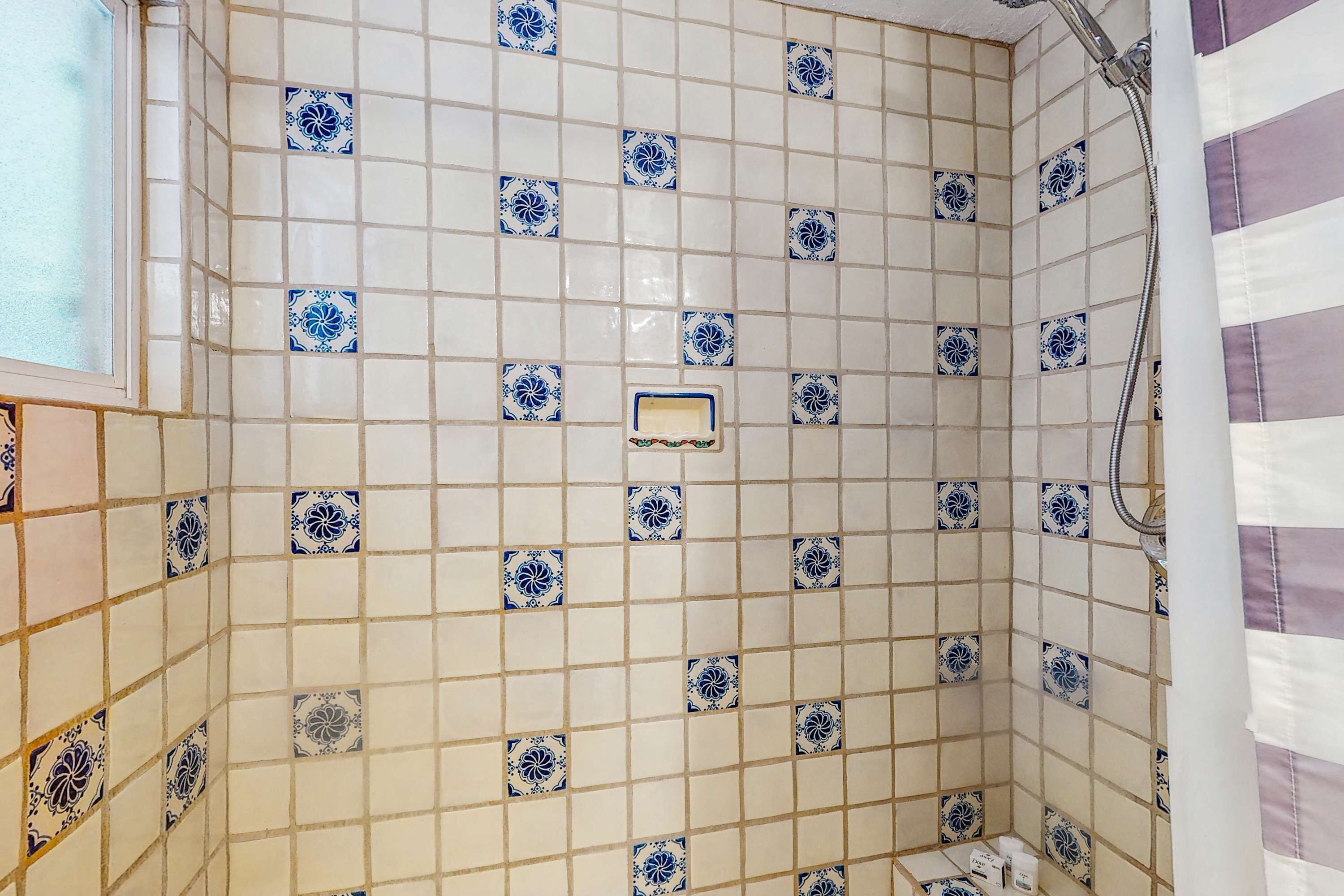 Shower, towels, shampoo